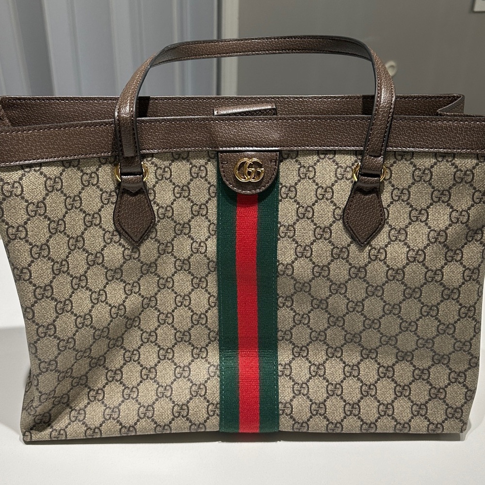 Gucci Original GG Ophidia Soft Suprem...
 Size: 15 x 11 x 5.5in